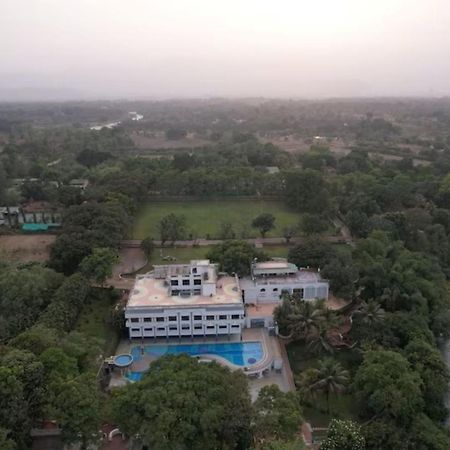 U Rivergate Karjat Esterno foto