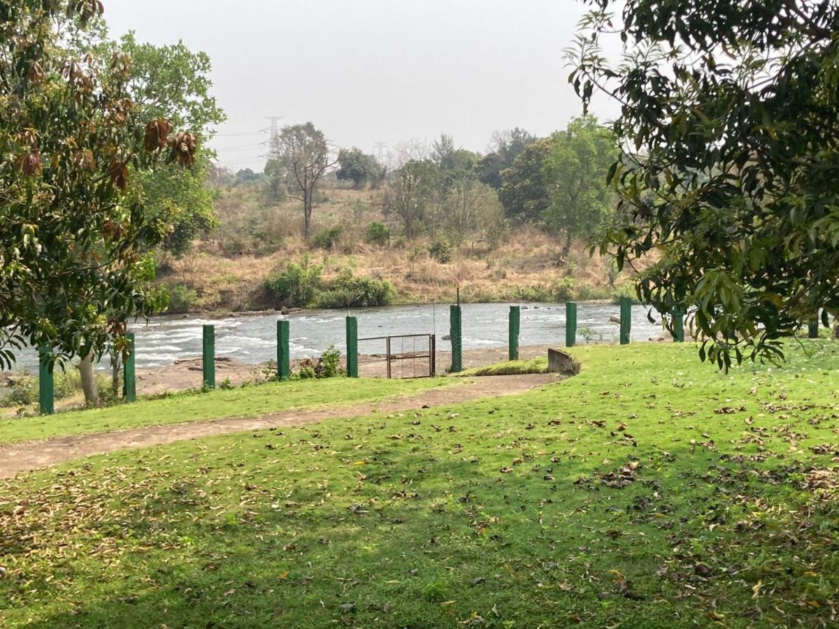 U Rivergate Karjat Esterno foto
