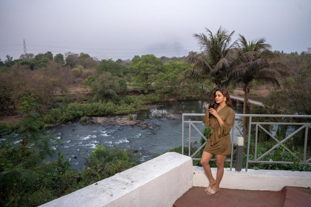 U Rivergate Karjat Esterno foto