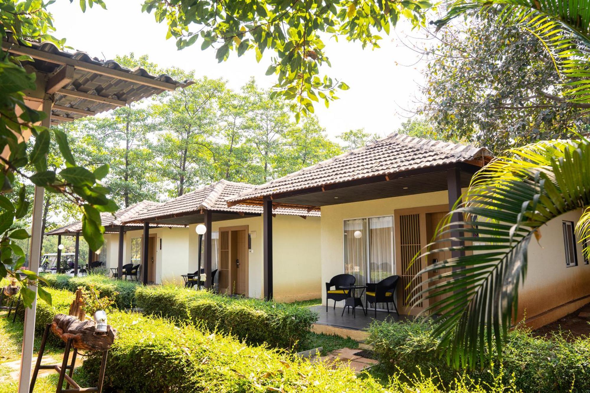 U Rivergate Karjat Esterno foto
